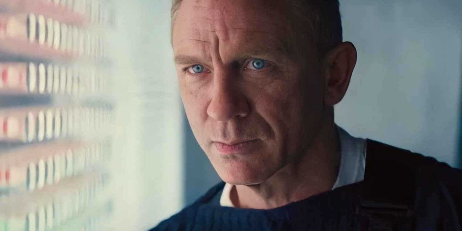 10 Things About Daniel Craig's James Bond Movies That Make No Sense