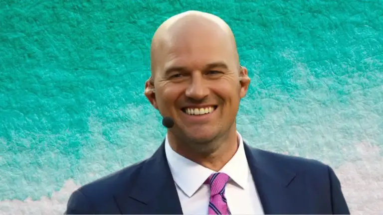 Who is Tim Hasselbeck